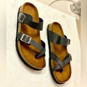 Mountain SOLE Women’s Adjustable leather straps Sandals Size 8 great condition